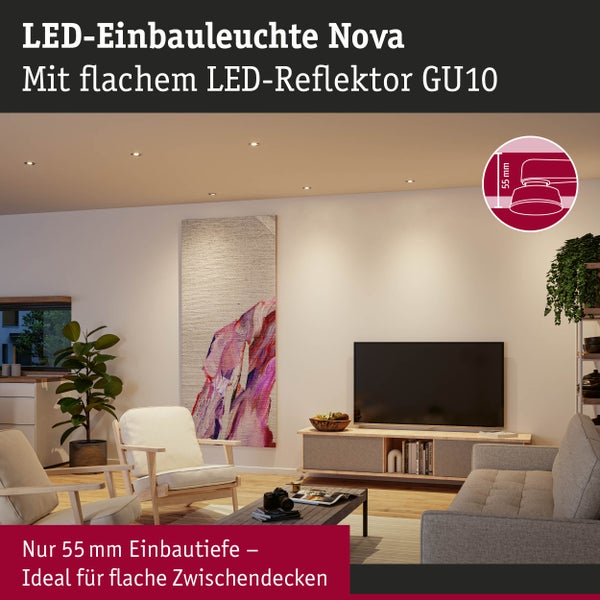 Modernes Wohnzimmer mit LED-Einbauleuchten Nova an der Decke, flachem LED-Reflektor GU10 und einer geringen Einbautiefe von 55 Millimetern.