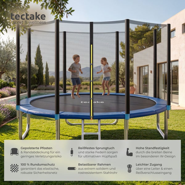 Rundes tectake Gartentrampolin mit Sicherheitsnetz, gepolsterten Pfosten, Stahlrohrrahmen und Leiter in einem hellen Garten mit Kindern.