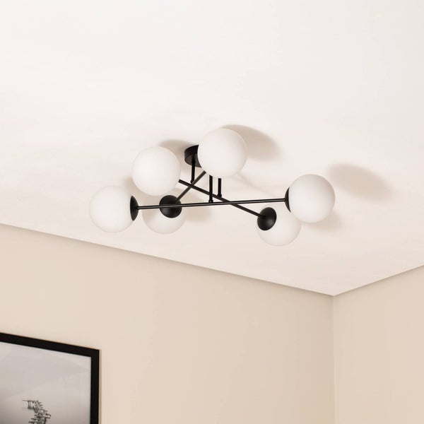 Deckenleuchte mit sechs Leuchtkörpern in Kugelform