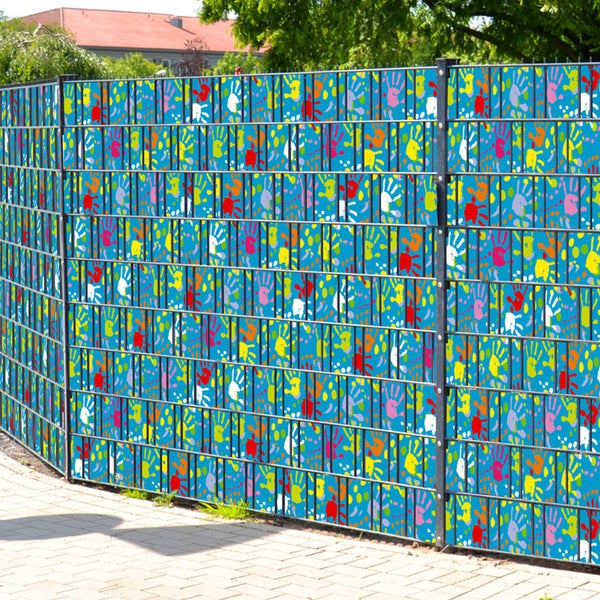 Dekorativer Sichtschutzzaun mit Handabdruckmuster für den Garten