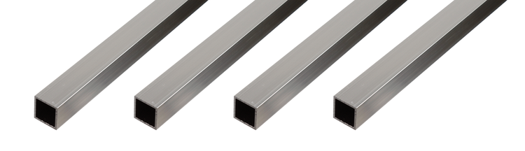 Vier Vierkantrohre aus Aluminium mit quadratischem Querschnitt