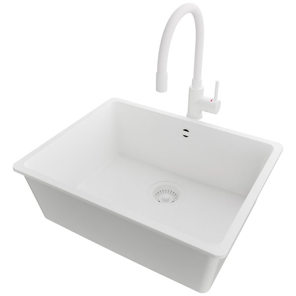 Spülbecken mit Wasserhahn