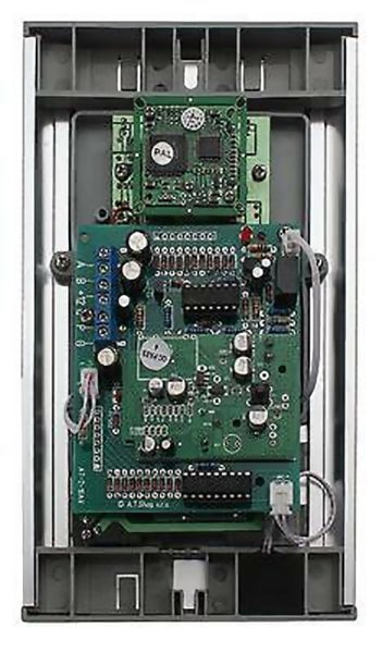 Elektronikmodul für eine Türsprechanlage in einem Kunststoffgehäuse mit sichtbaren Leiterplatten und elektronischen Bauteilen.