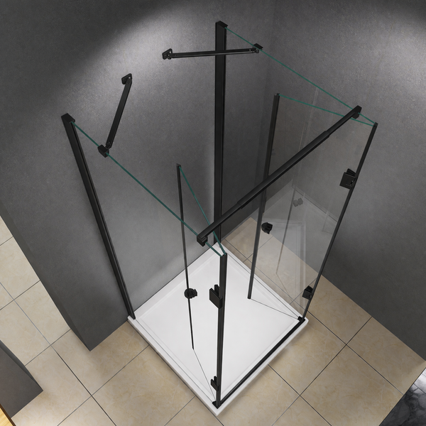 Moderne quadratische Duschkabine mit Klarglas und schwarzen Profilen auf einer weißen Duschwanne in einem Badezimmer.