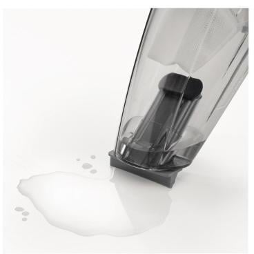 Auslaufender Wasserbehälter eines Staubsaugers