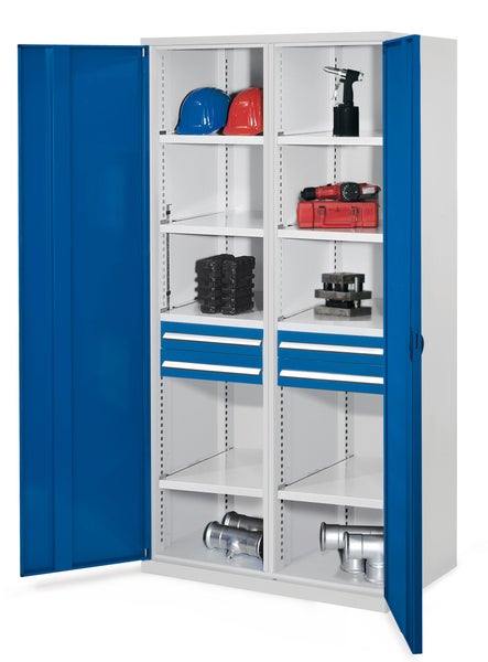 Werkstattschrank mit Werkzeugen und Zubehör