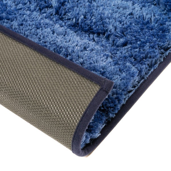Blauer Badteppich mit rutschfester Unterseite