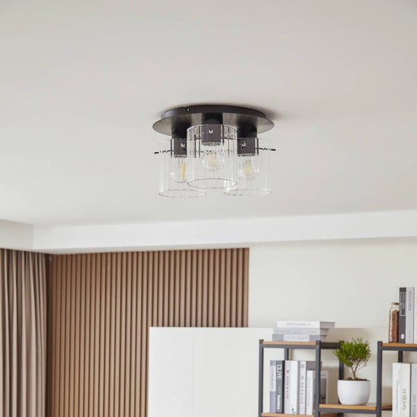 Deckenleuchte mit drei Lampen und klaren Glaszylindern