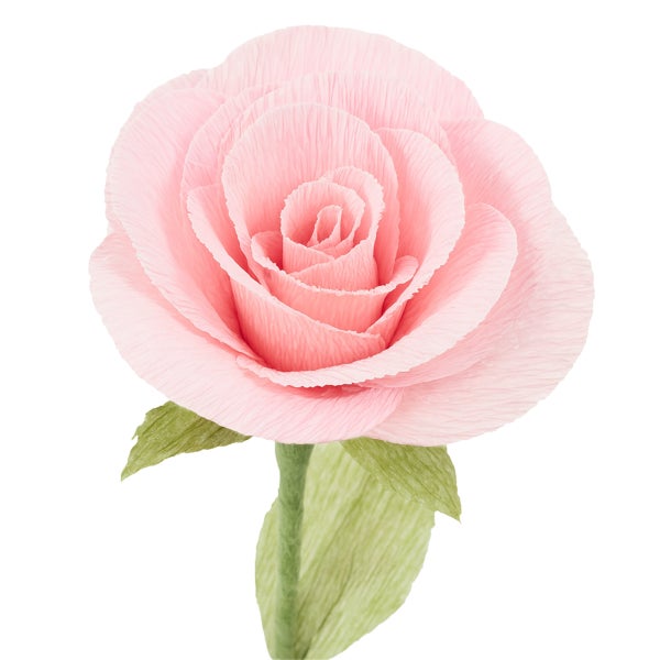 Künstliche Rose aus Krepppapier in Rosa mit grünem Stiel.