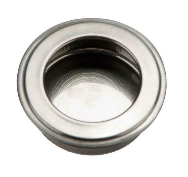 Mehrere Edelstahl-Haltegriffe in verschiedenen Größen