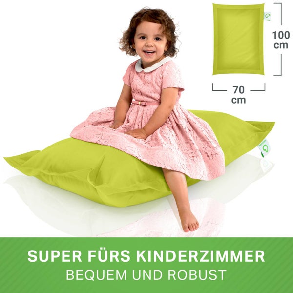 Eingangsbereich mit Garderobe, Sitzbank, Regal und Fahrrad