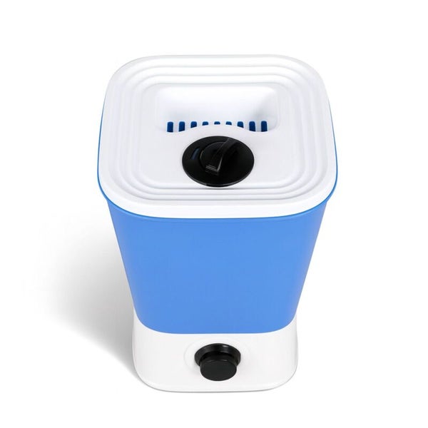 Raumentfeuchter aus Kunststoff in Blau und Weiß mit schwarzem Drehregler.