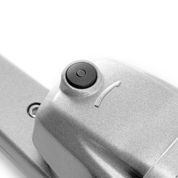 Detailansicht eines Fenstergriffs mit Drehknopf