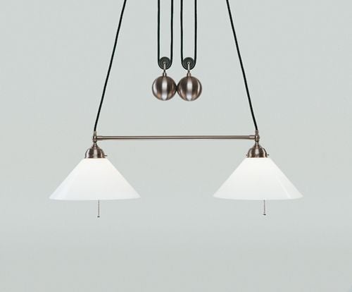Pendelleuchte mit zwei Lampen und Glasschirmen