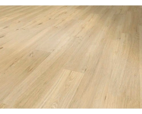 Verlegtes Laminat mit Holzstruktur