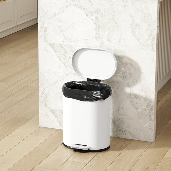 Weißer Treteimer mit Müllbeutel und geöffnetem Deckel