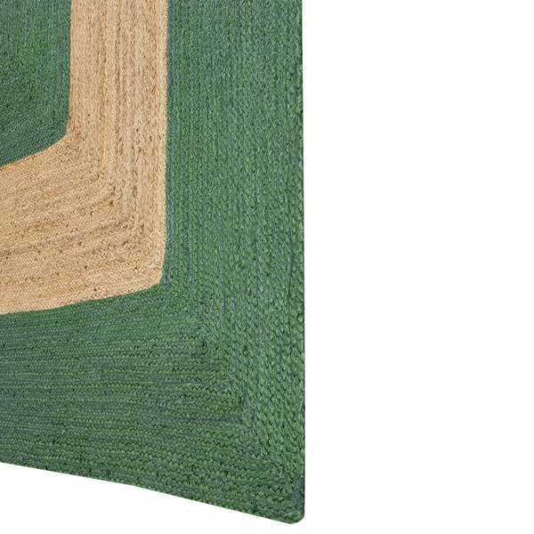 Geflochtener Teppich aus Naturfasern in Grün und Beige, Detailansicht der Textur.