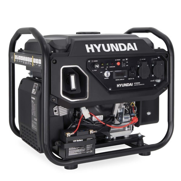 Hyundai Inverter Stromerzeuger HY5000iE mit Metallrahmen, Bedienfeld, Digitalanzeige, 230 Volt Anschlüssen und 12 Volt Batterie.