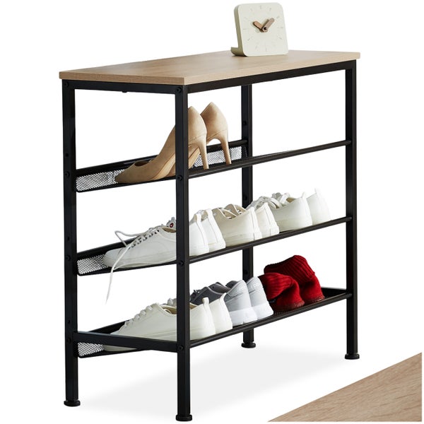 Schuhregal mit drei Ablagen und Schuhen