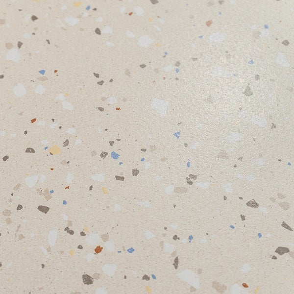 Fliese in Terrazzo Optik mit kleinen eingearbeiteten Steinchen fuer Wand oder Boden