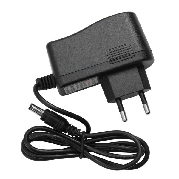 Netzladegerät mit Eurostecker und Kabel für elektronische Geräte
