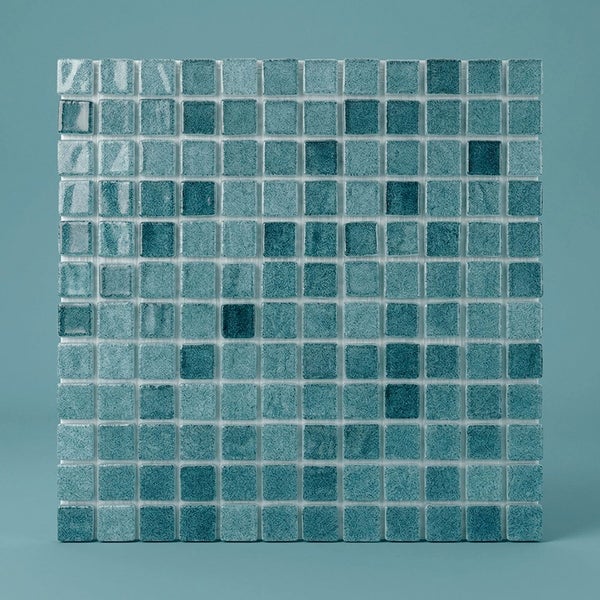 Quadratische Mosaikfliesen auf Trägermatte für Wand und Boden im Innenbereich