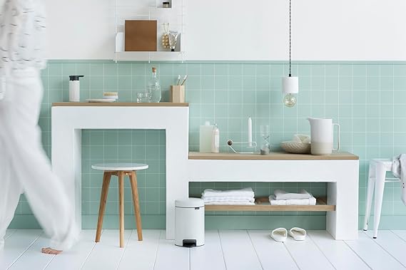 Brabantia Klassischer Tretmülleimer Mit Soft Verschluss 3 Liter HxBxT 26,4 x 16,8 x 23,5 cm Metall Weiß