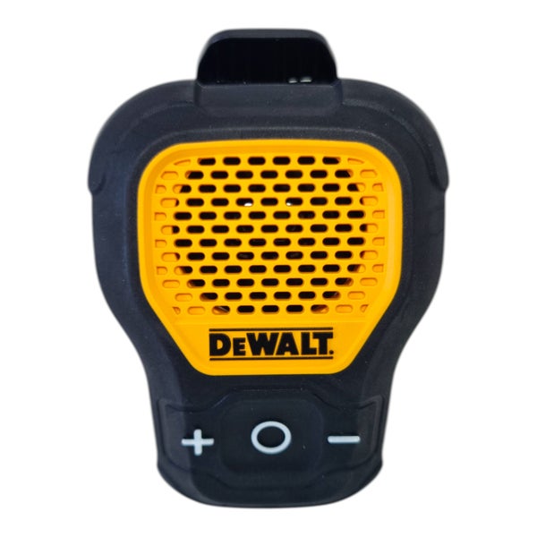 Kompakter DeWalt Bluetooth-Lautsprecher mit gelbem Gitter, DeWalt Logo und Tasten für Lautstärke und Wiedergabe.