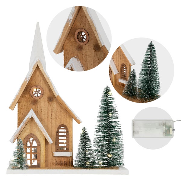 ECD Germany Holz-Weihnachtshaus mit LED-Beleuchtung, Warmweiß, 28x9x34 cm, batteriebetrieben, Timer, Deko Holzhaus 3 Tannen, Dekorative Winterhaus beschneit, Weihnachtsdeko Innen, Weihnachtsdekoration