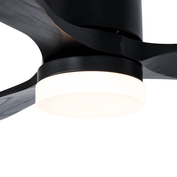 Deckenventilator mit integrierter LED Leuchte und drei Rotorblättern
