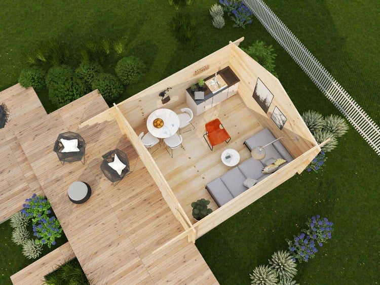 Vogelperspektive eines hellen Gartenhauses aus Holz mit Küche, Essbereich und Sofa auf einer Holzterrasse in einem Garten.