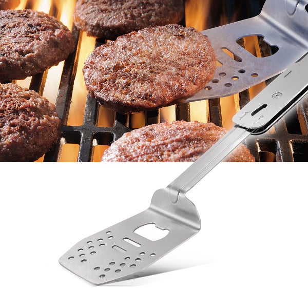 Grillwender aus Edelstahl wendet Burger-Patties auf einem Grillrost über offener Flamme, inklusive Detailansicht des Wenders.