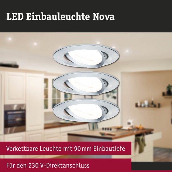 Drei silberne LED Einbauleuchten Nova, schwenkbar, verkettbar, 90 Millimeter Einbautiefe, 230 Volt Direktanschluss, in einer hellen Küche.