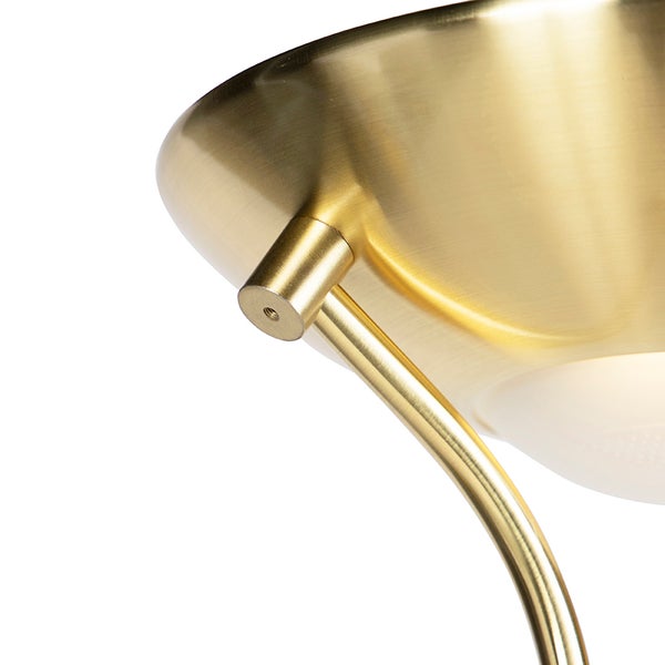 Detailansicht einer goldenen Lampe