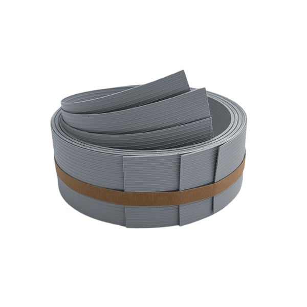 Graue Kunststoffschiene für Rollladen