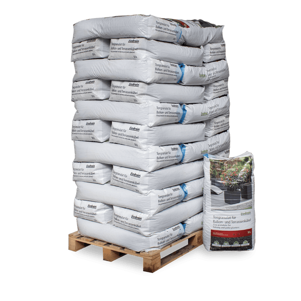 Holzpalette gestapelt mit 50 Liter Säcken Liadrain Tongranulat für Balkon- und Terrassenkübel.