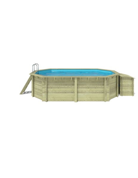 Holzpool mit Leiter und Wasser