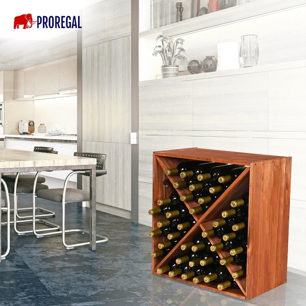 Weinregal aus Holz mit X-Einsatz, gefüllt mit Flaschen, in einer hellen, modernen Küche mit Esstisch und Stühlen. Proregal Logo.