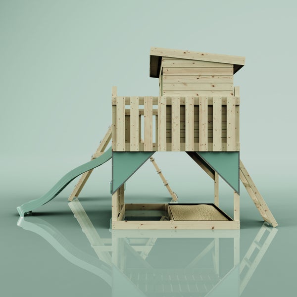 Spielturm aus Holz mit Rutsche, Sandkasten, Leiter und Spielhaus auf der oberen Ebene.