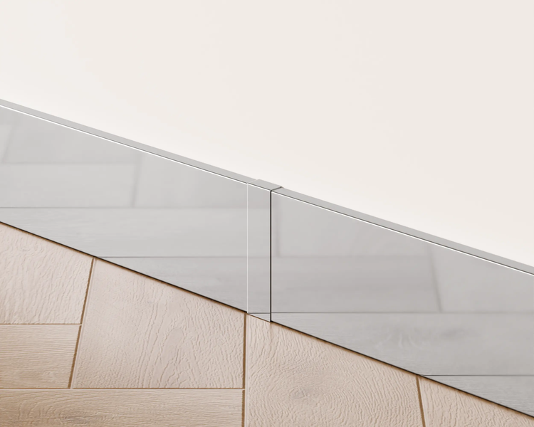 Detailaufnahme von Wand- und Bodenfliesen