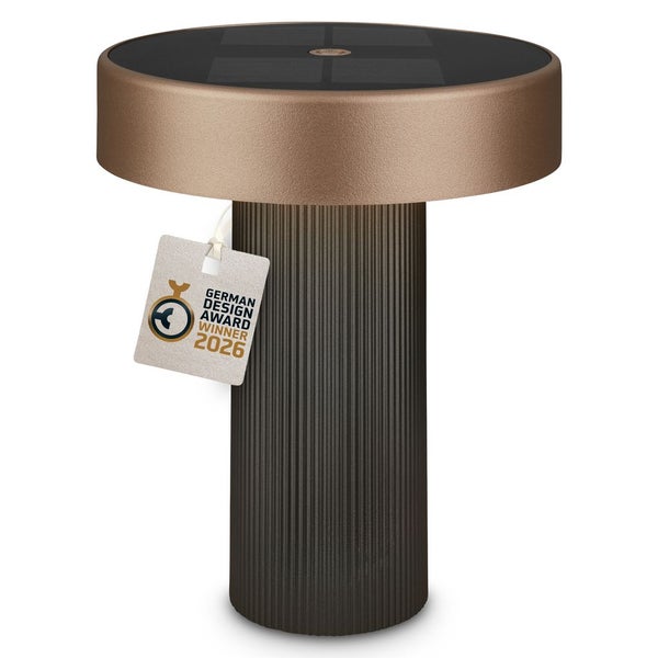 Solarleuchte für den Außenbereich in Pilzform mit geriffeltem Sockel und German Design Award Winner 2026 Siegel.