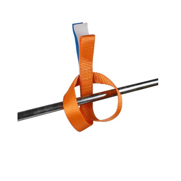 Hebeband aus Kunstfaser um eine Metallstange geschlungen