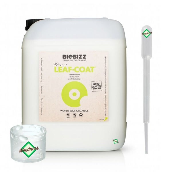 Biobizz Leaf-Coat organisches Pflanzenstärkungsmittel im Kunststoffkanister mit Biobizz Logo sowie Messbecher und Pipette mit Weedness Logo.