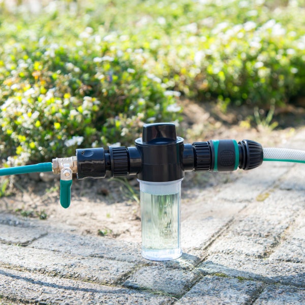Düngermischer für Gartenschläuche zur automatischen Dosierung von Flüssigdünger