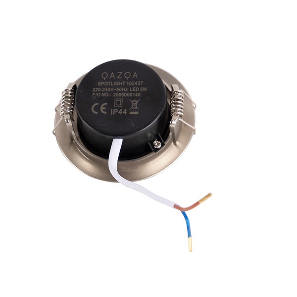 Rückansicht eines runden LED-Einbaustrahlers mit Metallgehäuse, Federklemmen und Anschlusskabeln. Schutzart IP44.