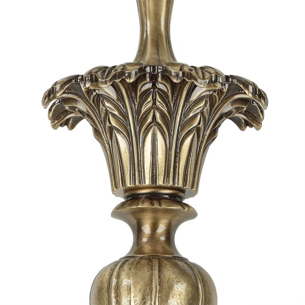 Detail einer Tischleuchte mit Blattmuster