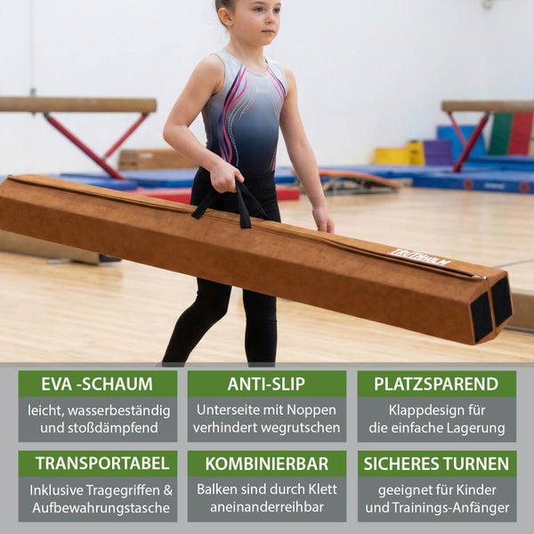 Kind trainiert auf einem braunen Gymnastik-Schwebebalken aus Vliesstoff in einem hellen Zimmer. Details zeigen 6 Zentimeter Höhe und 10 Zentimeter Breite.