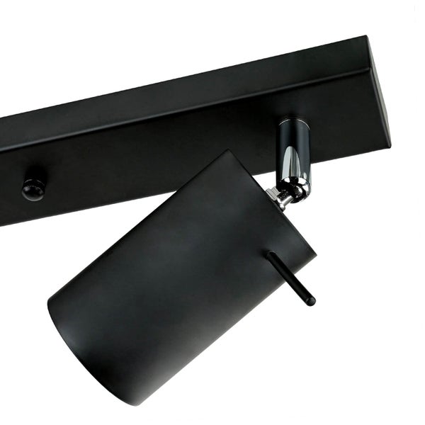 Schwarze Deckenleuchte mit einem Strahler