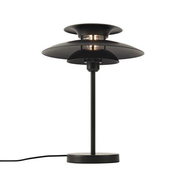 Schwarze Tischleuchte aus Metall mit dreistufigem Lampenschirm im modernen skandinavischen Design.