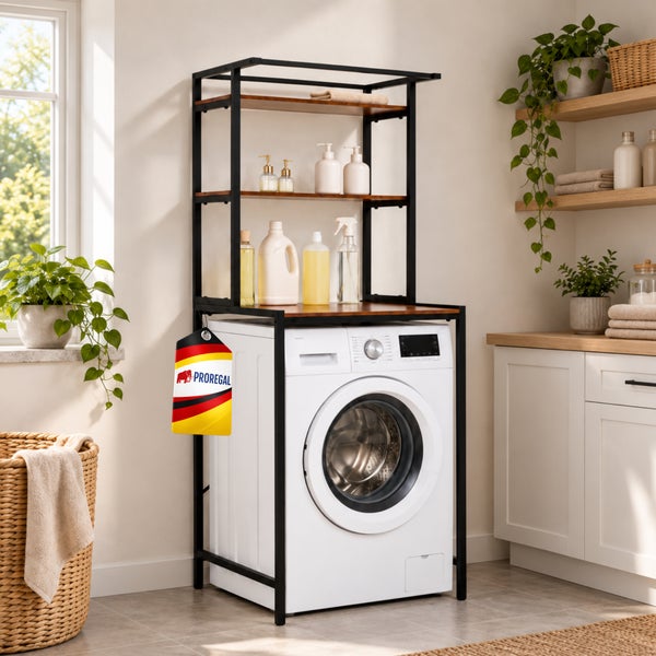 Waschmaschinenregal mit drei Ebenen aus Metall und Holz über einer Waschmaschine im Badezimmer